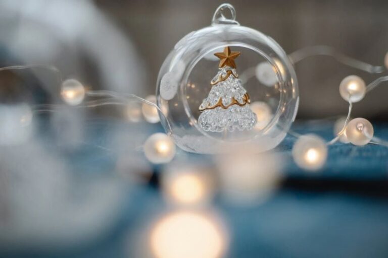 Bring Joy & Cheer to Your Home This Holiday Season with These Beautiful Christmas Decoration Ideas